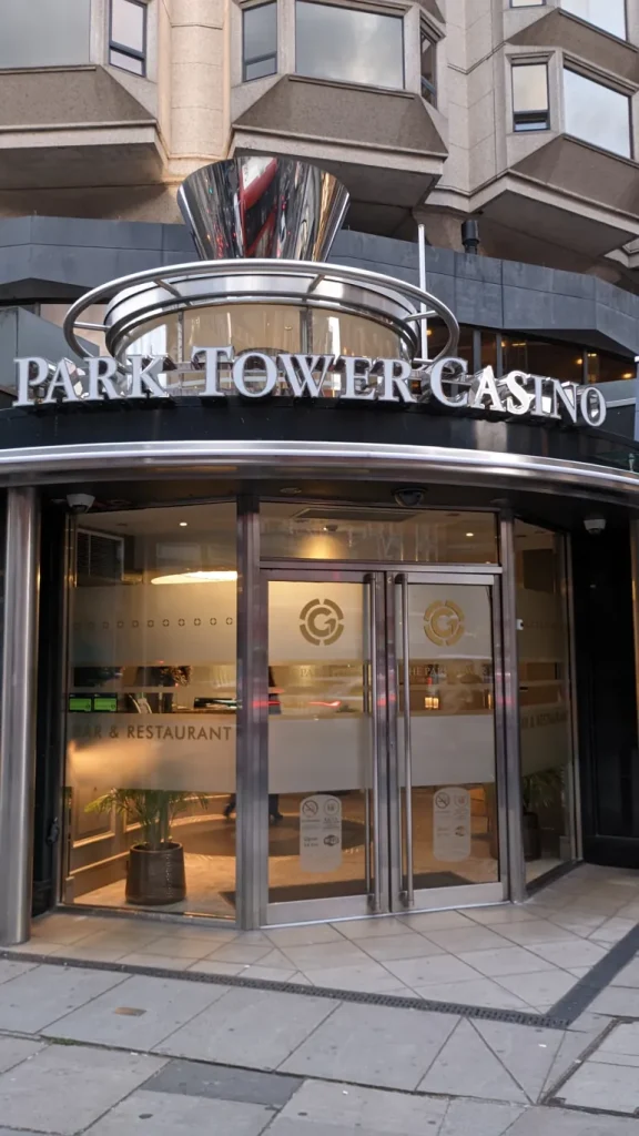 Main entrance of Grosvenor Casino London Park Tower